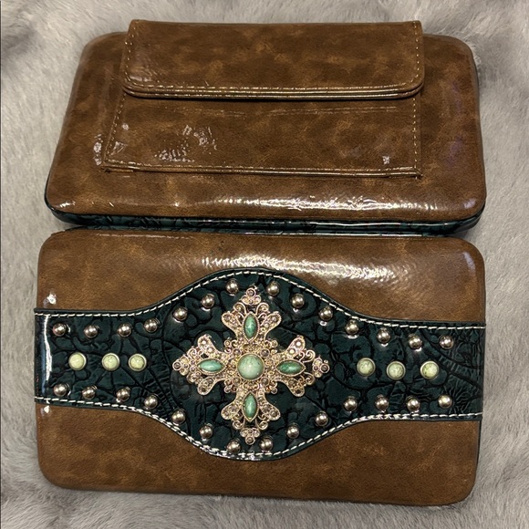 Stylish Brown and Green Key Holder with Embellished Accent